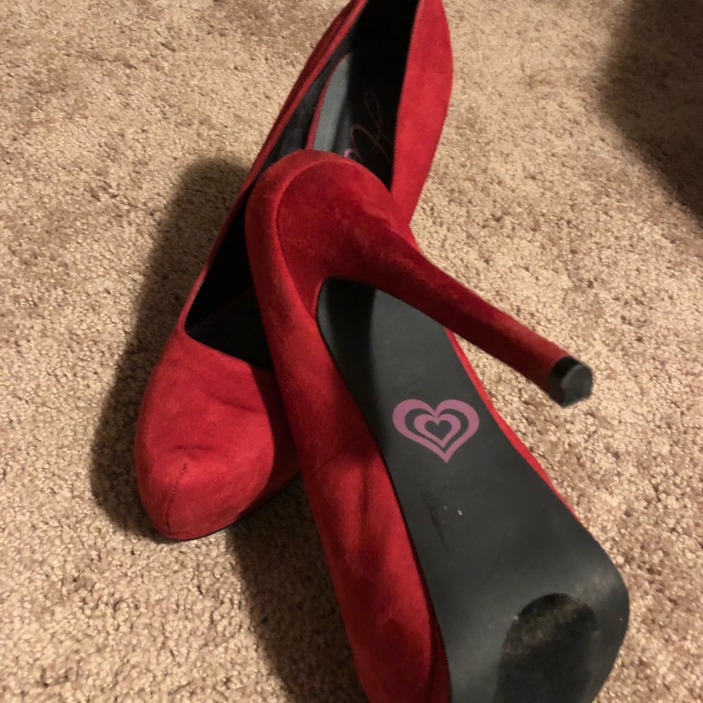 Heels - Picture 2 of 3